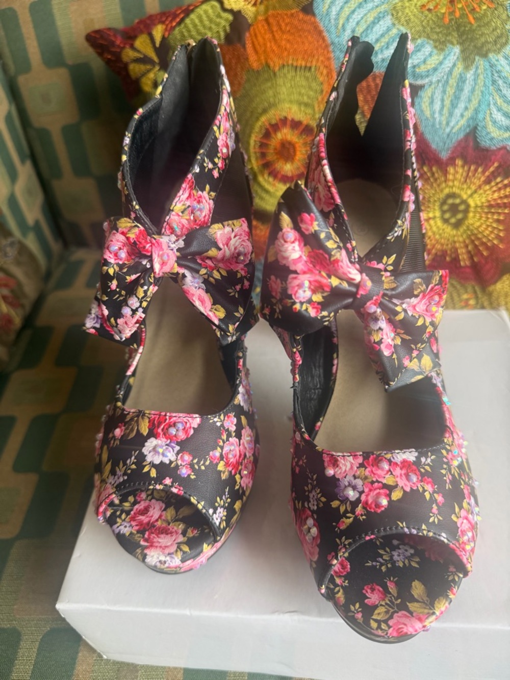 Floral Bow Peep-Toe Heels - Black/Pink